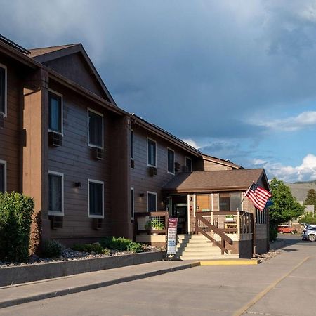Super 8 By Wyndham Gardiner/Yellowstone Park Area Extérieur photo