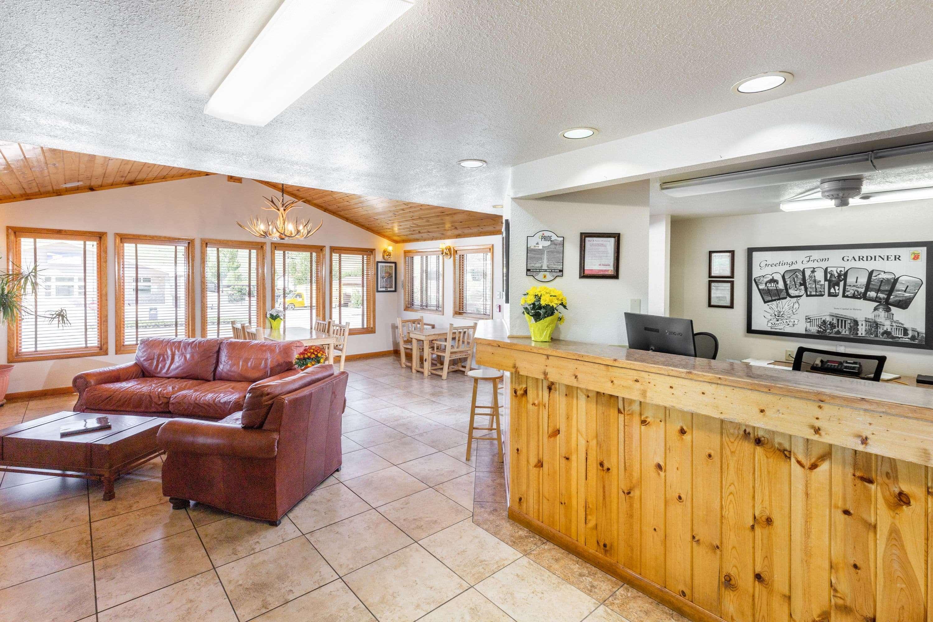 Super 8 By Wyndham Gardiner/Yellowstone Park Area Extérieur photo