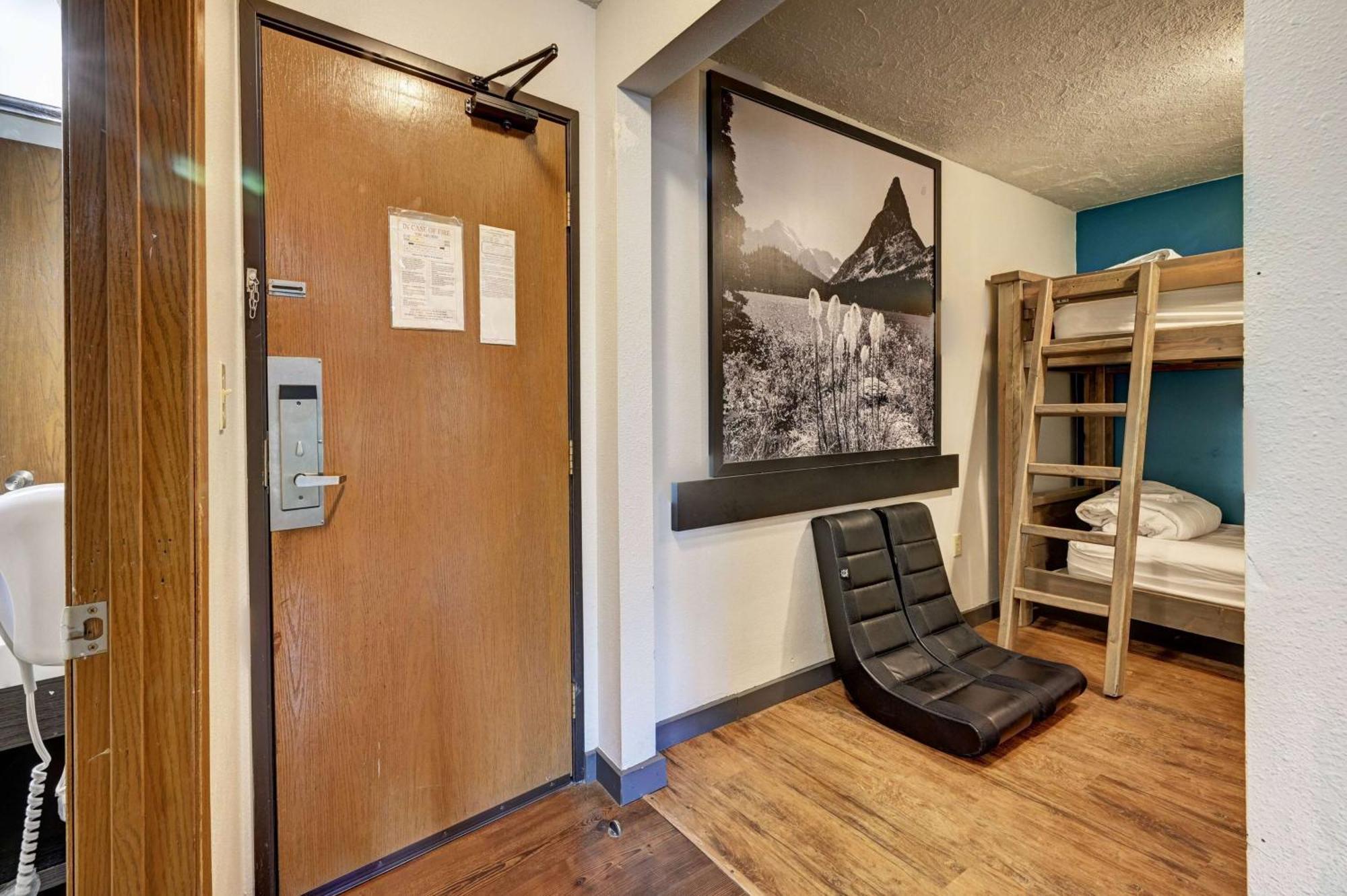 Super 8 By Wyndham Gardiner/Yellowstone Park Area Extérieur photo
