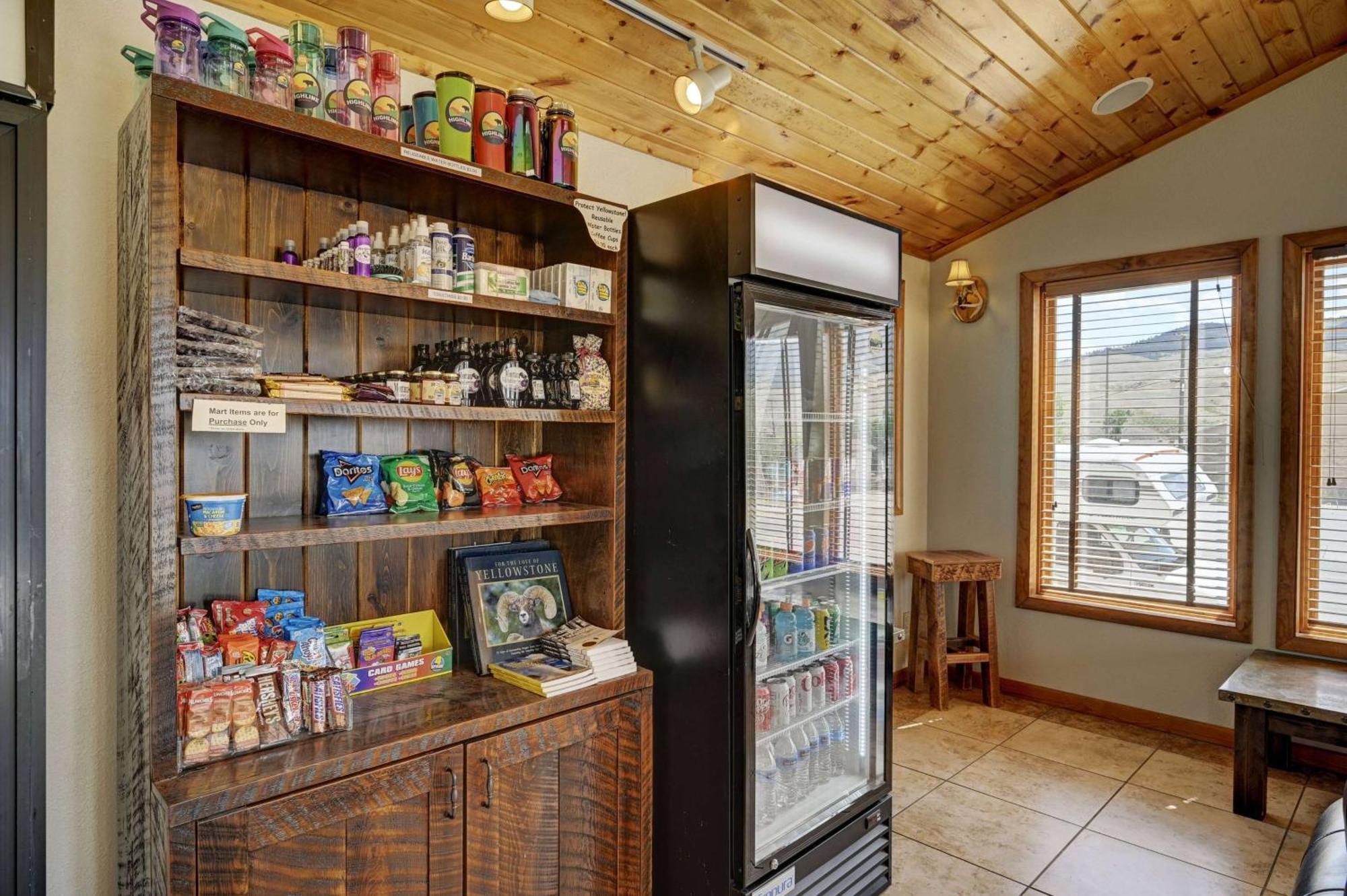 Super 8 By Wyndham Gardiner/Yellowstone Park Area Extérieur photo