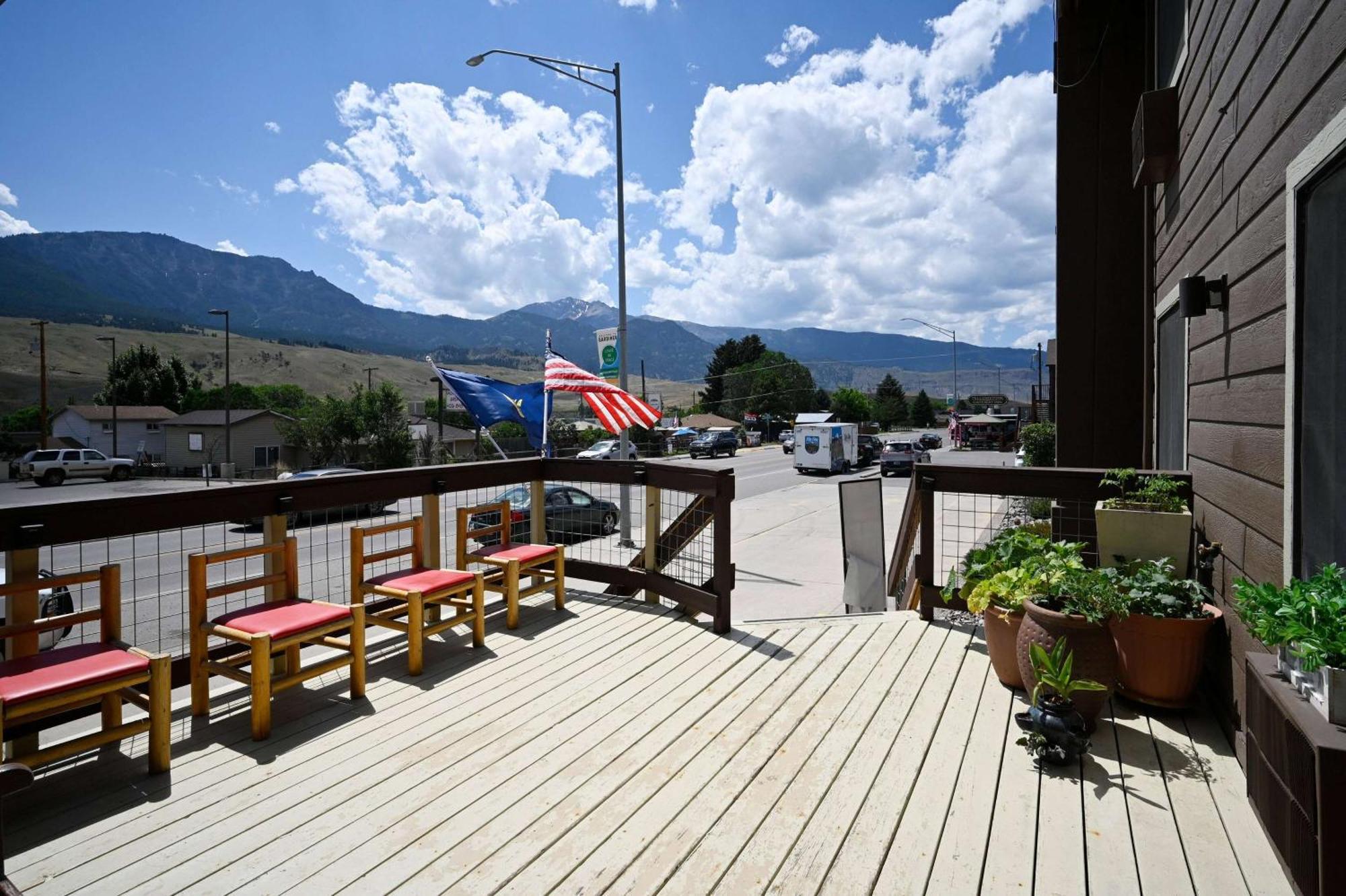 Super 8 By Wyndham Gardiner/Yellowstone Park Area Extérieur photo