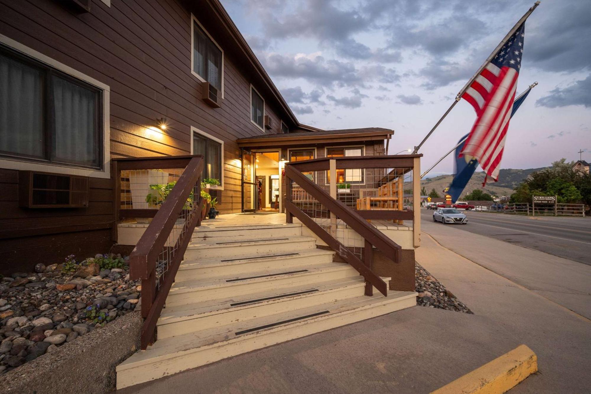 Super 8 By Wyndham Gardiner/Yellowstone Park Area Extérieur photo