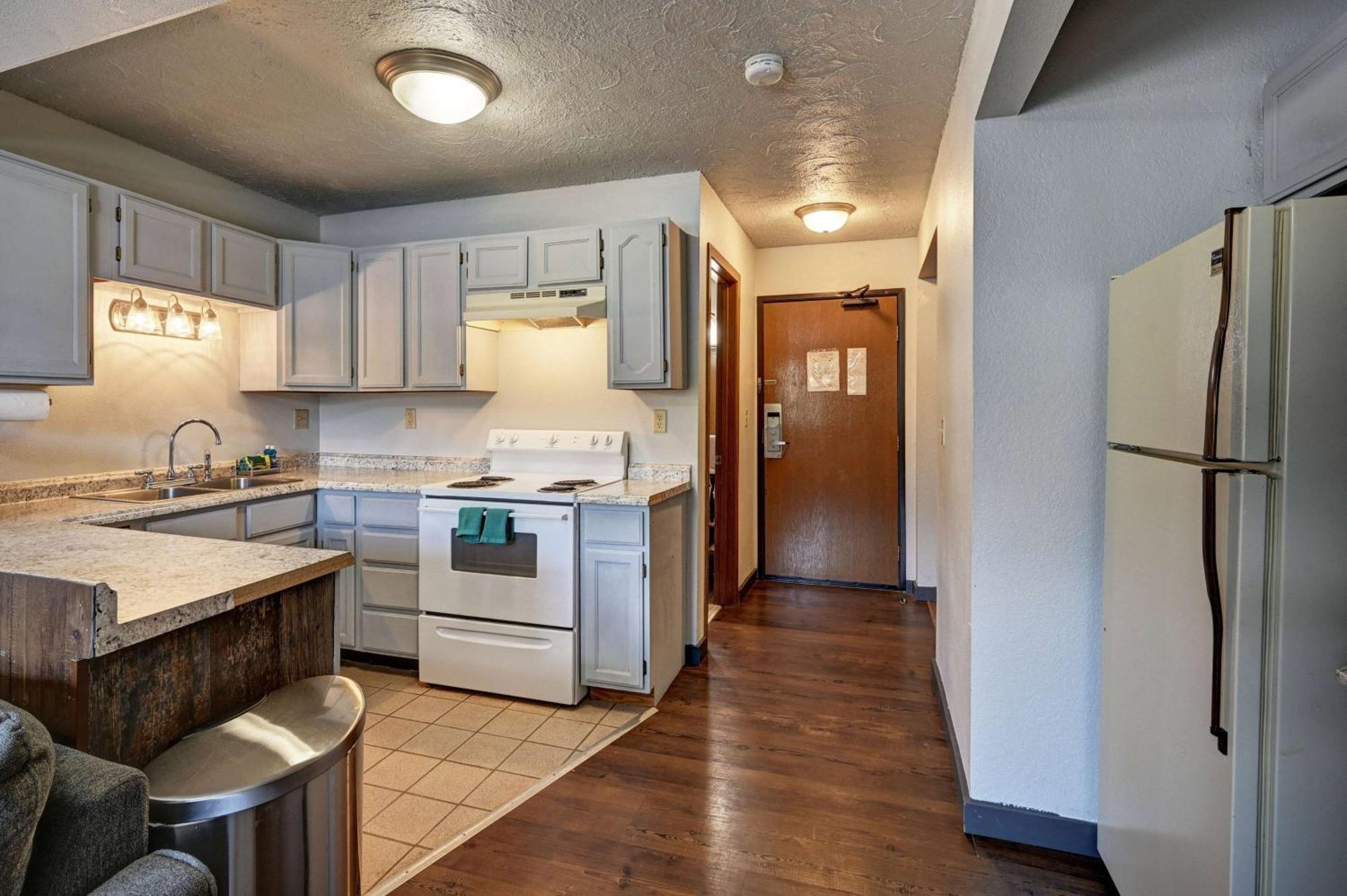 Super 8 By Wyndham Gardiner/Yellowstone Park Area Extérieur photo