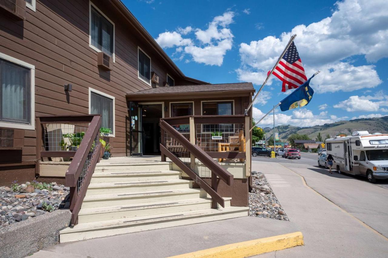 Super 8 By Wyndham Gardiner/Yellowstone Park Area Extérieur photo