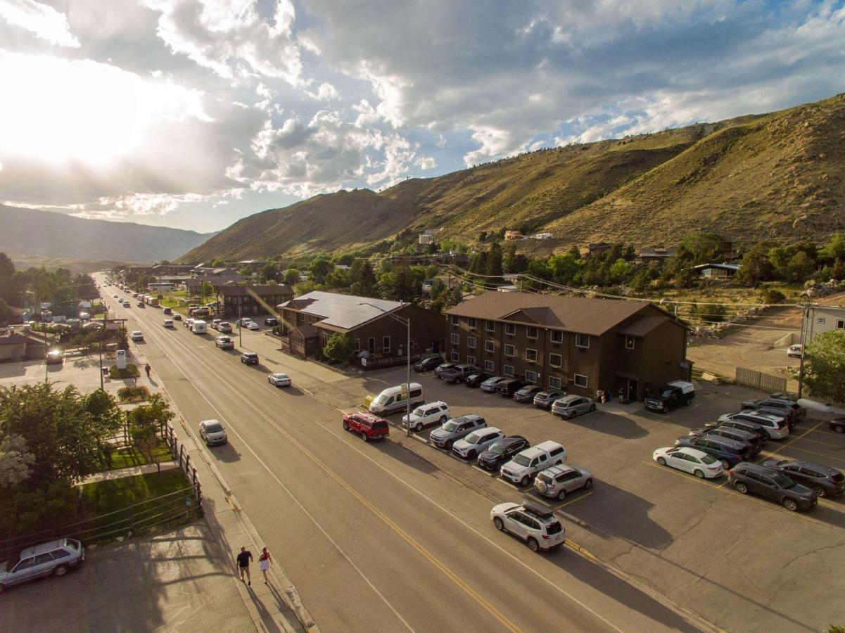 Super 8 By Wyndham Gardiner/Yellowstone Park Area Extérieur photo